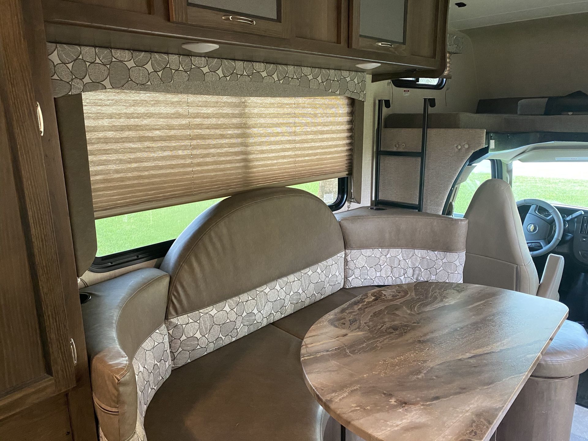 Photo 13 - 2019 Thor Motor Coach Class C Motorhome rental photo 15
