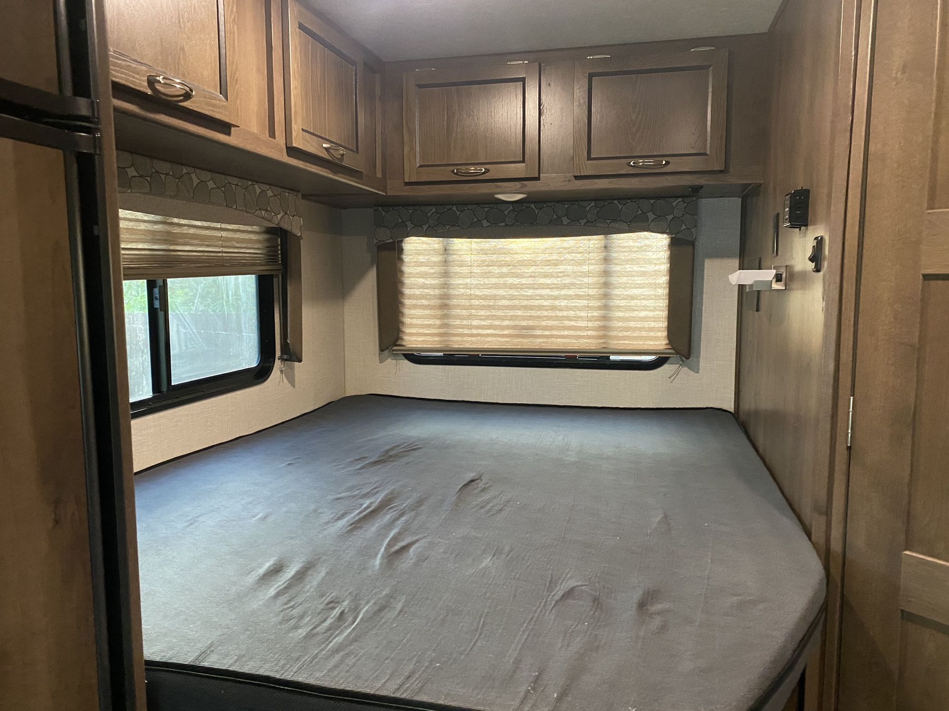 Photo 14 - 2019 Thor Motor Coach Class C Motorhome rental photo 16