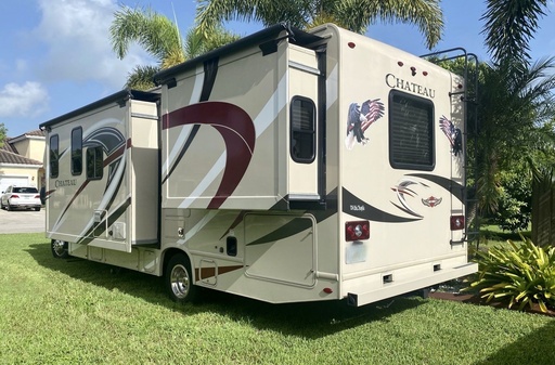 2018 Thor Motor Coach Chateau se 29g Class C Motorhome for rent in Homestead, FL