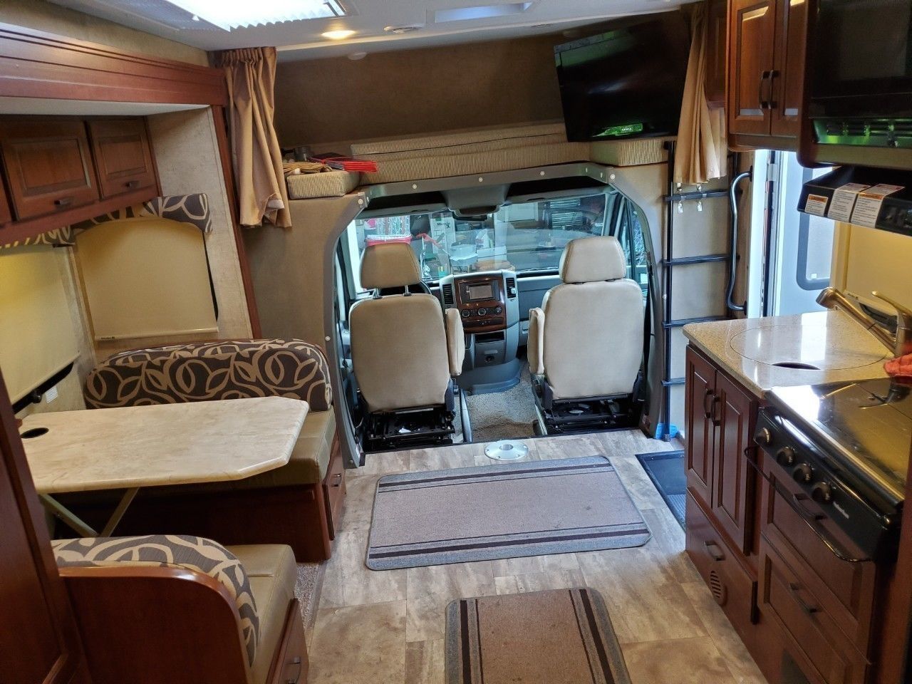 Photo 3 - 2015 Forest River Class C Motorhome rental photo 5
