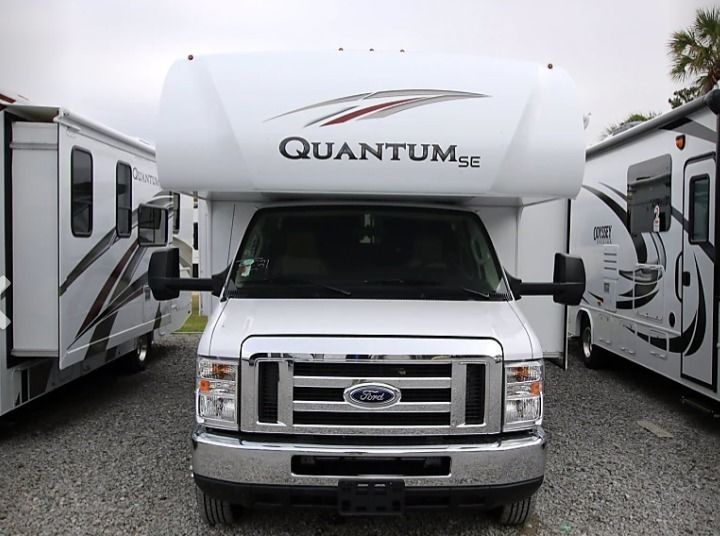 Photo 3 - 2020 Thor Class C Motorhome rental photo 5