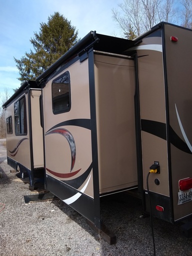 2014 HEART LAND NORTHTRAIL 33TBU Travel Trailer for rent in Lowellville, OH