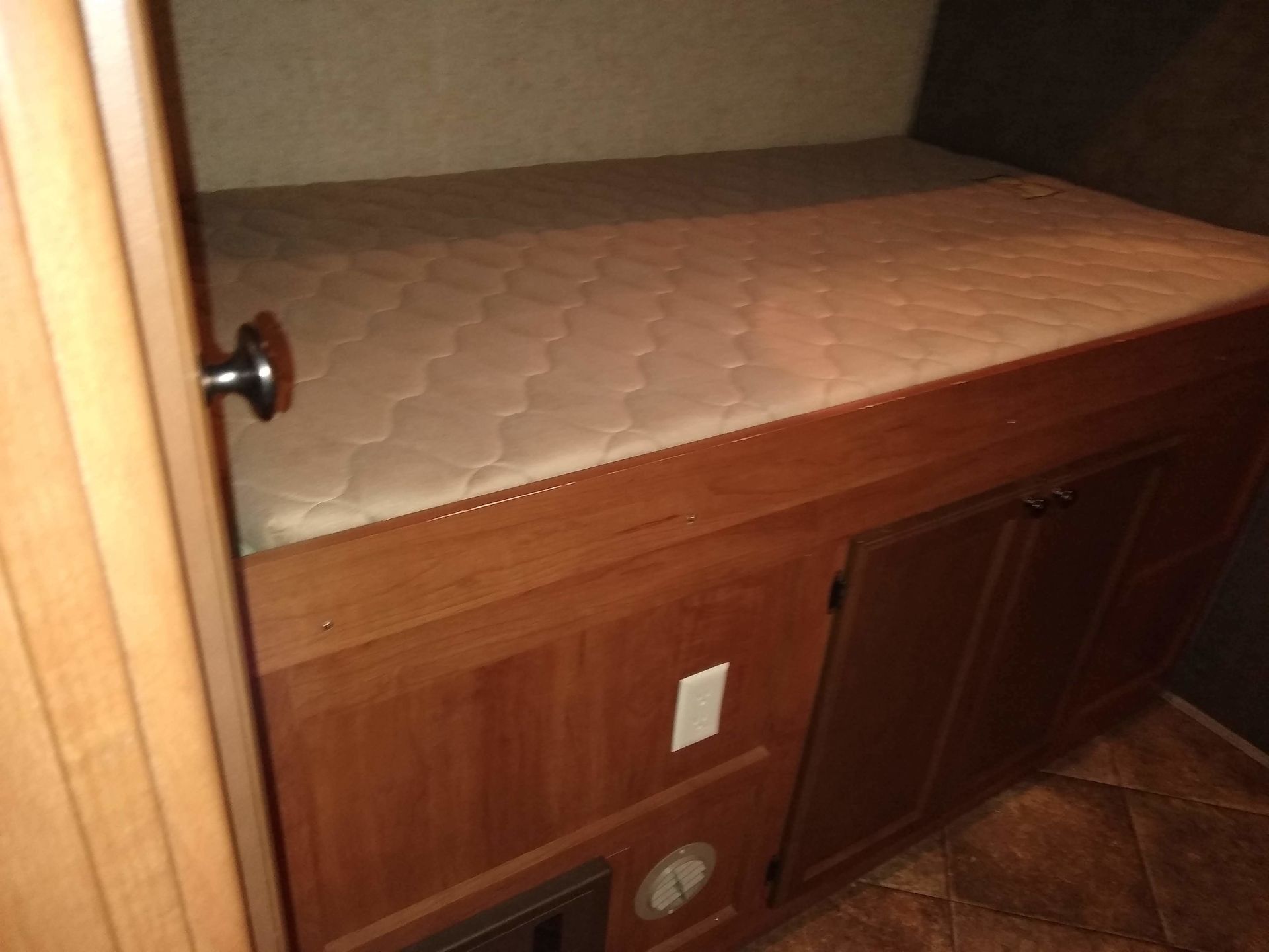 Photo 10 - 2014 HEART LAND Travel Trailer rental photo 12