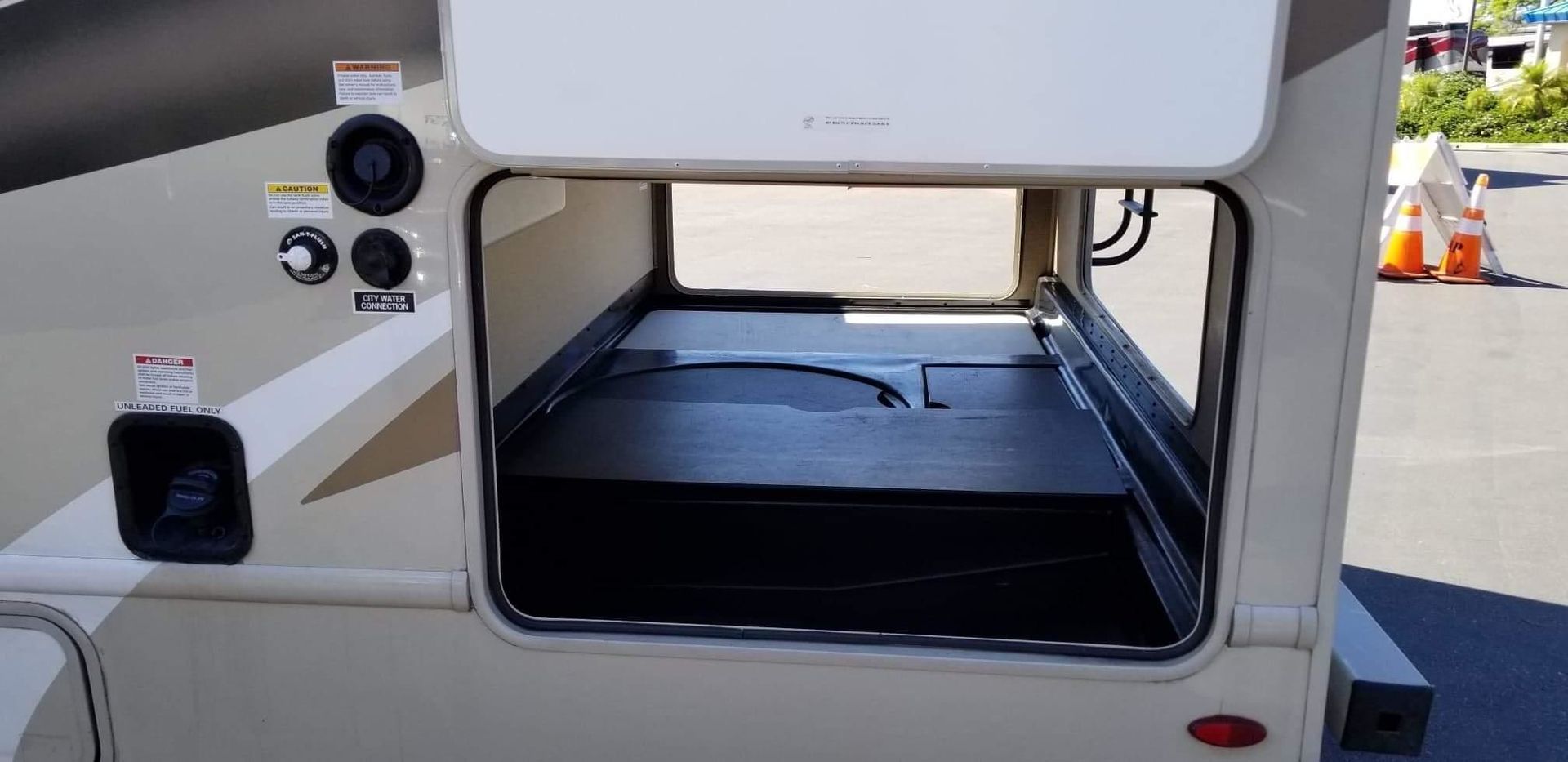 Photo 6 - 2020 Thor Class C Motorhome rental photo 8