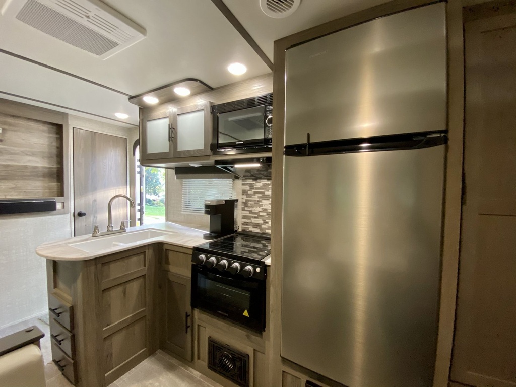 Photo 1 - 2021 Gulf Stream Travel Trailer rental photo 3