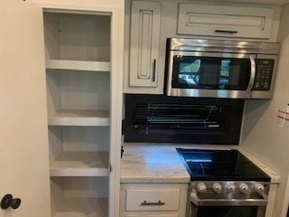 Photo 6 - 2020 Jayco Fifth Wheel rental photo 8