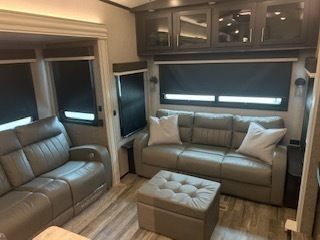 Photo 11 - 2020 Jayco Fifth Wheel rental photo 13