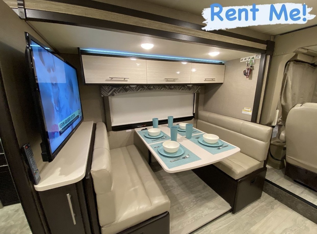 Photo 15 - 2020 Thor Motor Coach Class A Motorhome rental photo 17