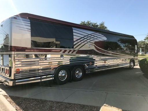2008 Marathon Prevost XLII Class A Motorhome for rent in Dallas, TX