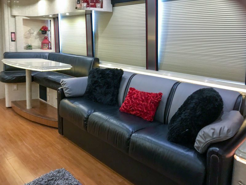 Photo 19 - 2008 Marathon Class A Motorhome rental photo 21