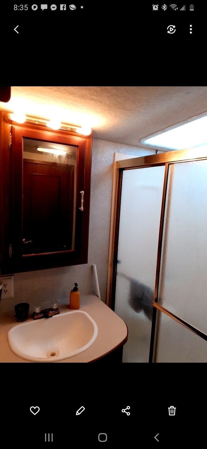Photo 4 - 2005 Winnebago Class A Motorhome rental photo 6