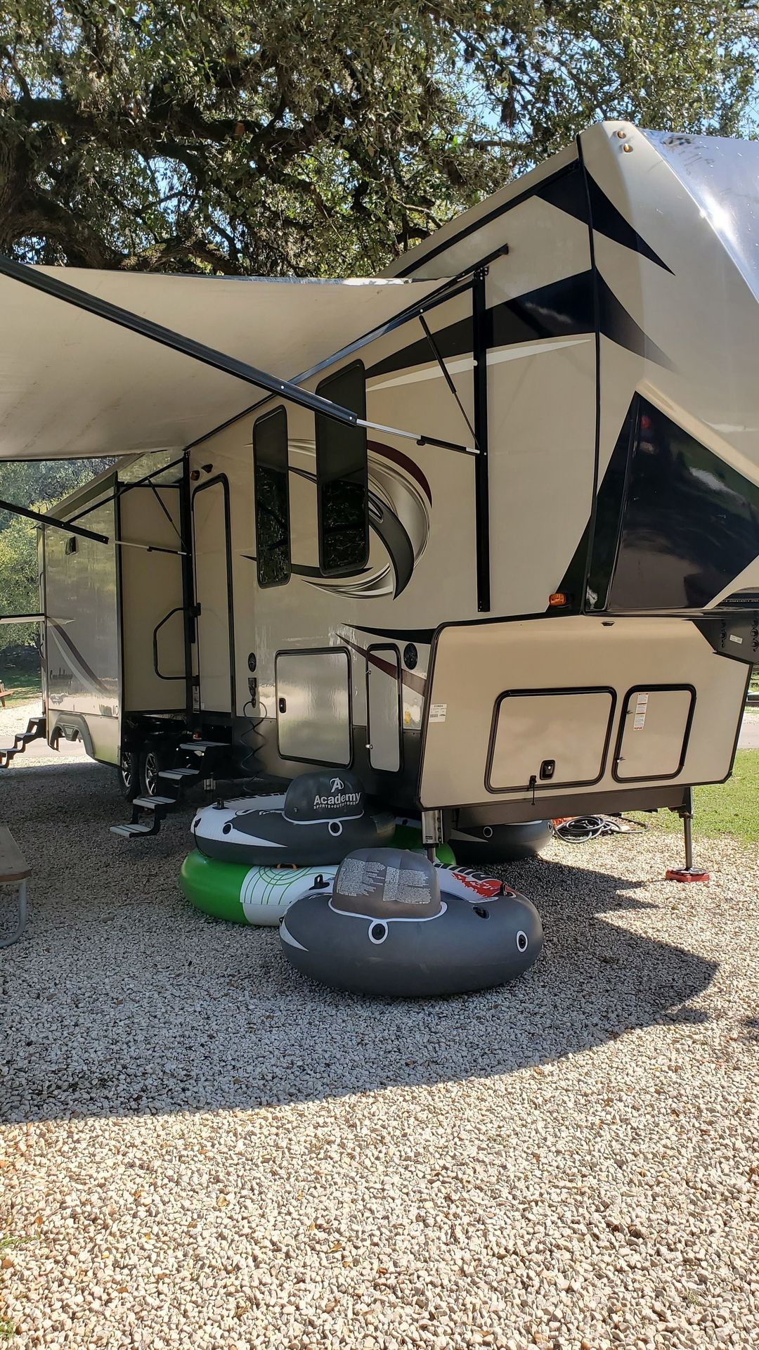 Photo 3 - 2020 Forest River Fifth Wheel rental photo 5