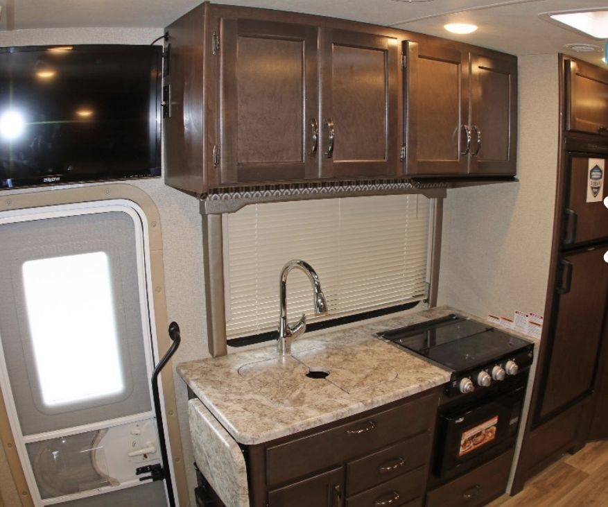 Photo 17 - 2020 Mercedes-Benz Class C Motorhome rental photo 19