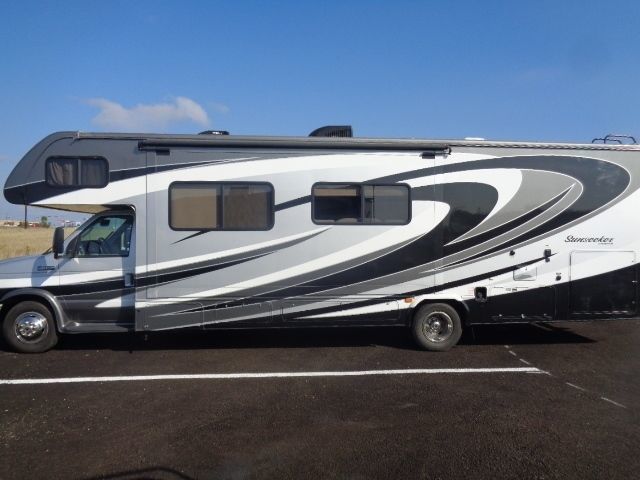 Photo 5 - 2017 Forest River Class C Motorhome rental photo 7