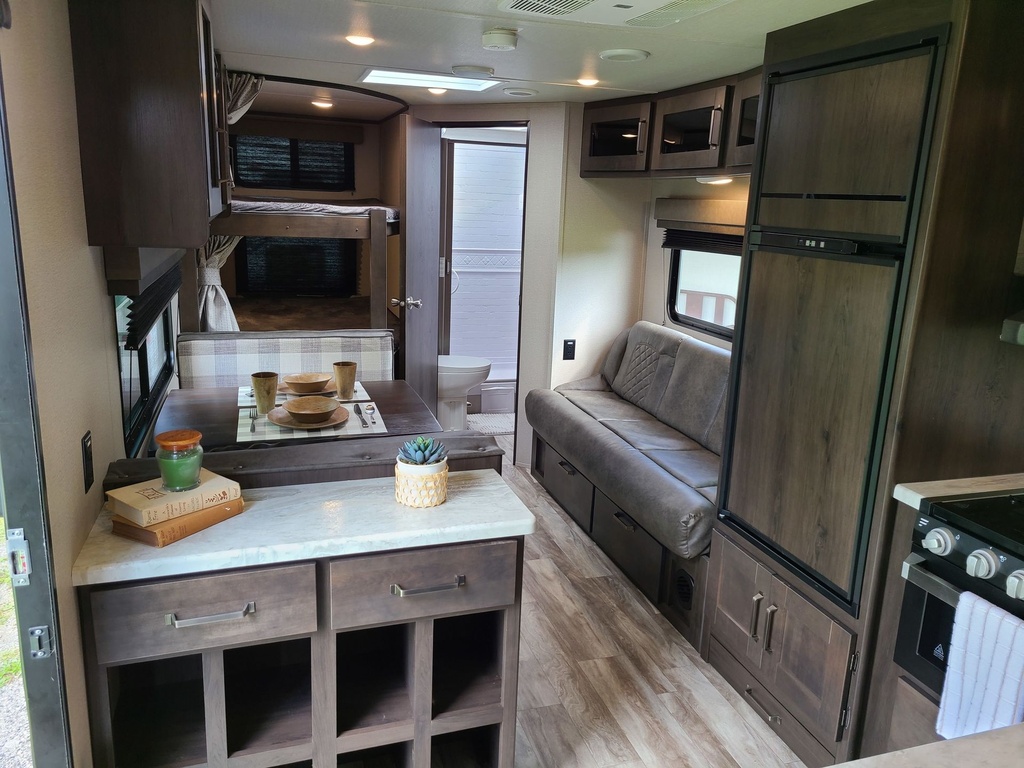 Photo 5 - 2020 Grand Design Travel Trailer rental photo 7