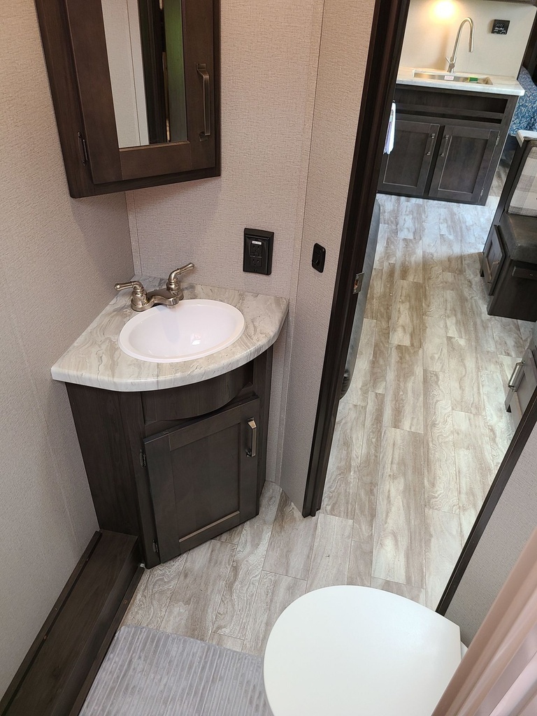 Photo 7 - 2020 Grand Design Travel Trailer rental photo 9