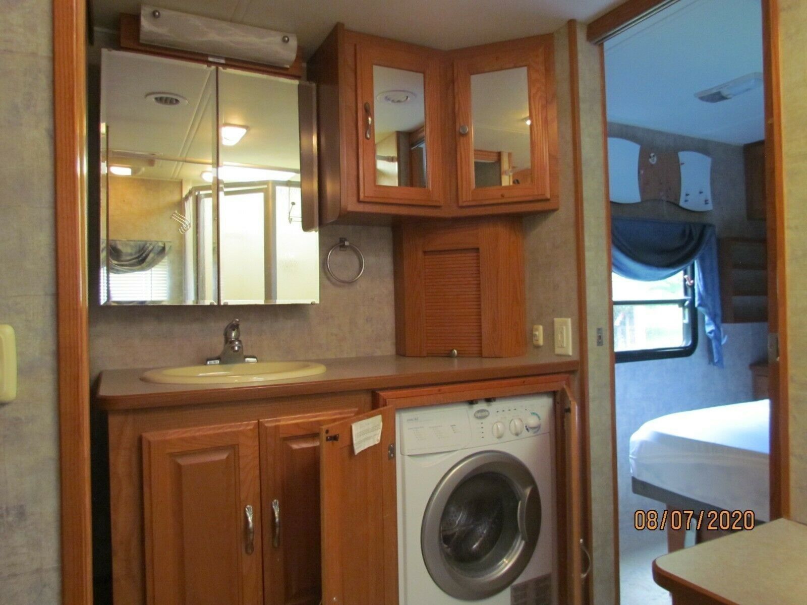 Photo 1 - 2004 Coachmen Class A Motorhome rental photo 3