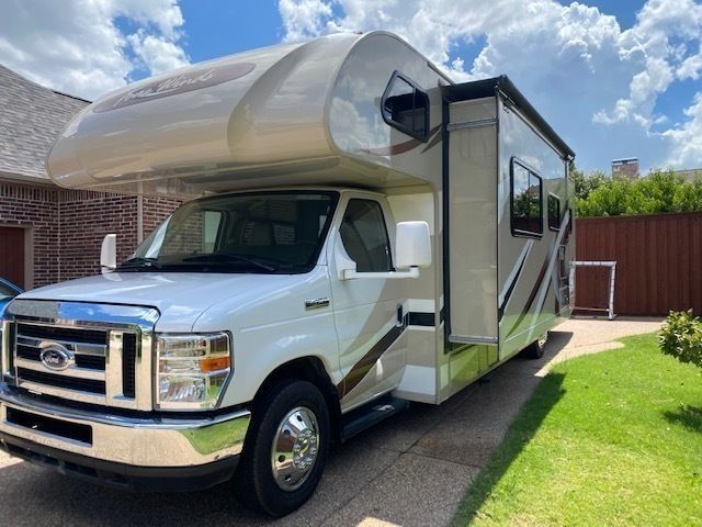 Photo 5 - 2019 Thor Motor Coach Class C Motorhome rental photo 7