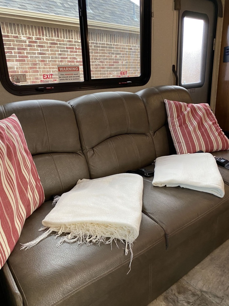 Photo 14 - 2019 Coachmen Class C Motorhome rental photo 16