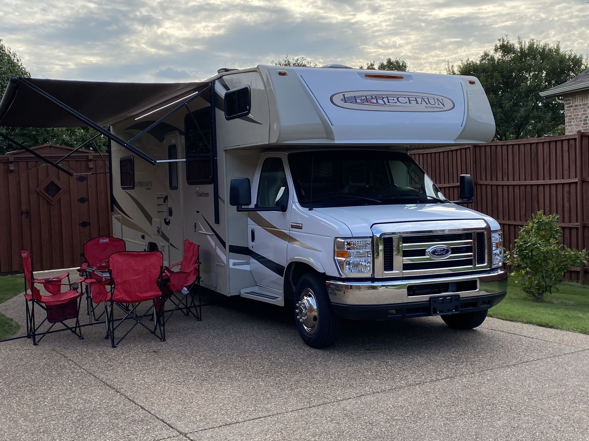 Photo 9 - 2019 Coachmen Class C Motorhome rental photo 11