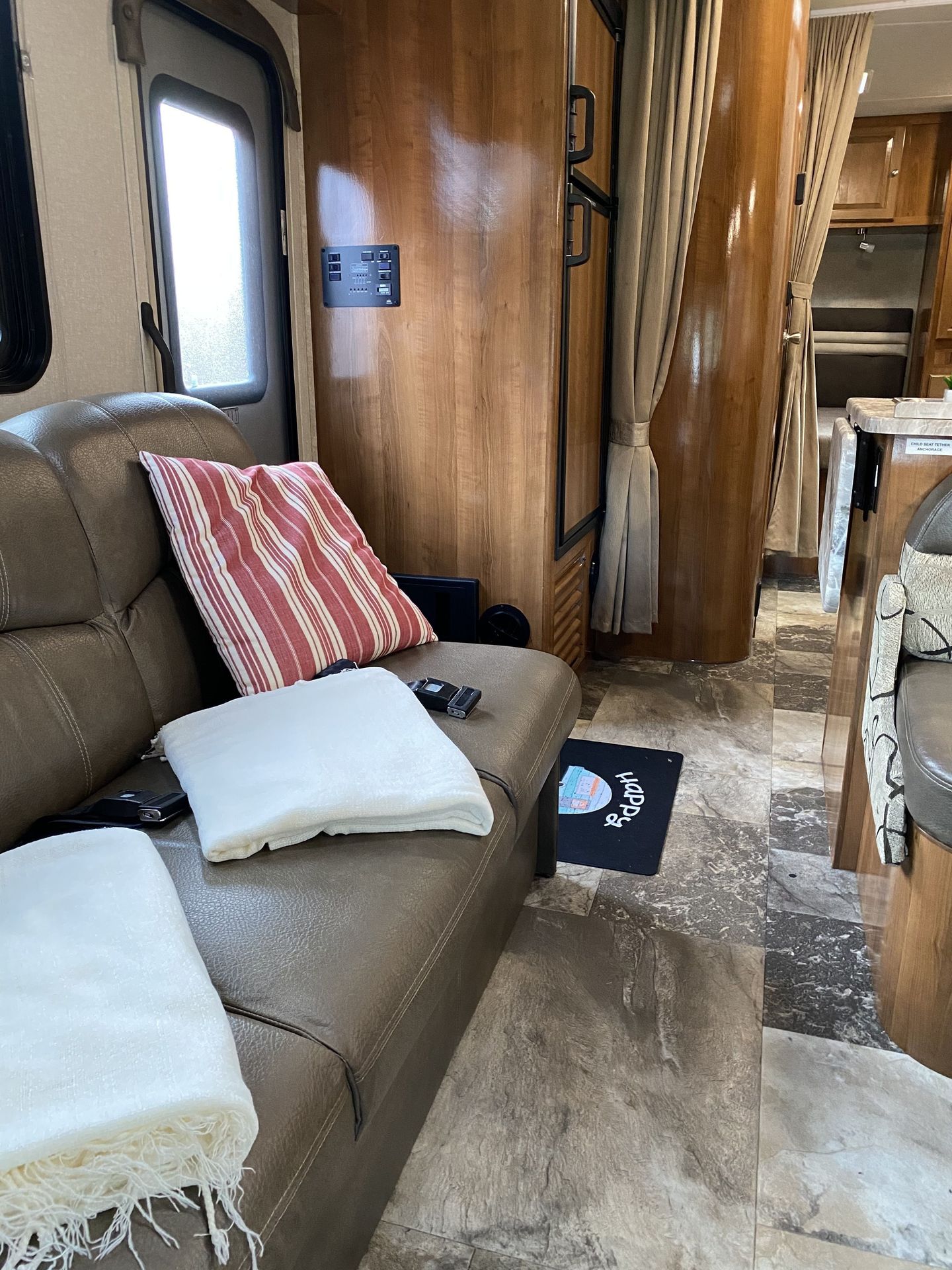 Photo 13 - 2019 Coachmen Class C Motorhome rental photo 15