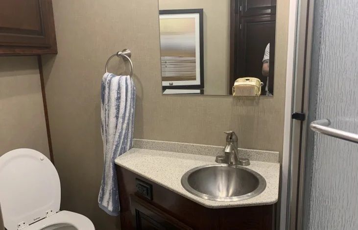 Photo 20 - 2018 Fleetwood Class A Motorhome rental photo 22