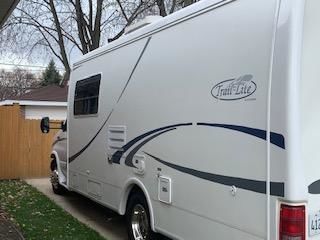 2003 Monaco Trail Lite Class B Motorhome for rent in Joliet, IL