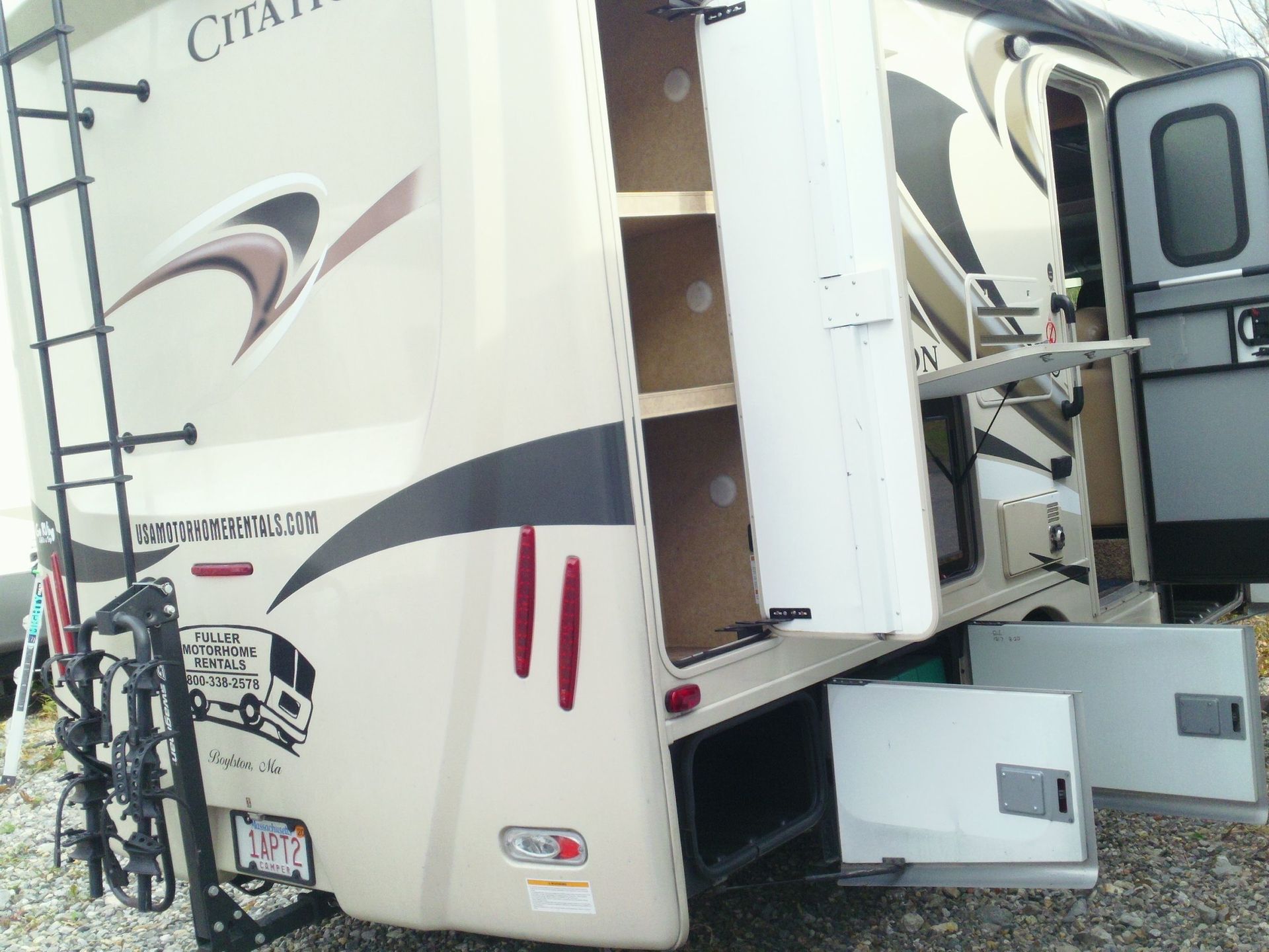 Photo 8 - 2016 Thor Class C Motorhome rental photo 10