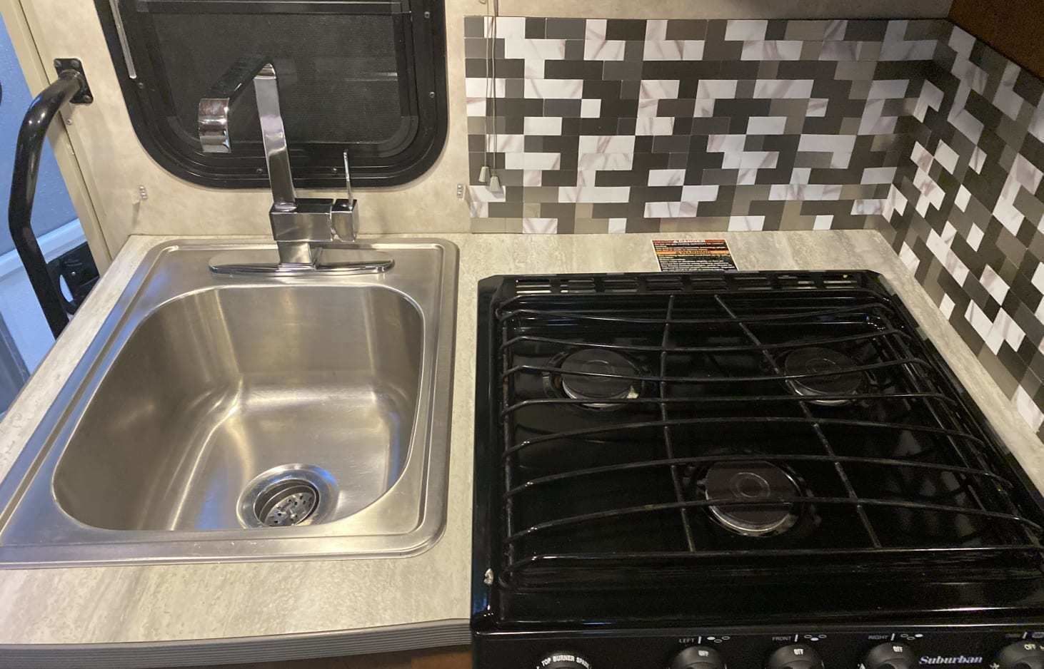 Photo 5 - 2019 Winnebago Class C Motorhome rental photo 7