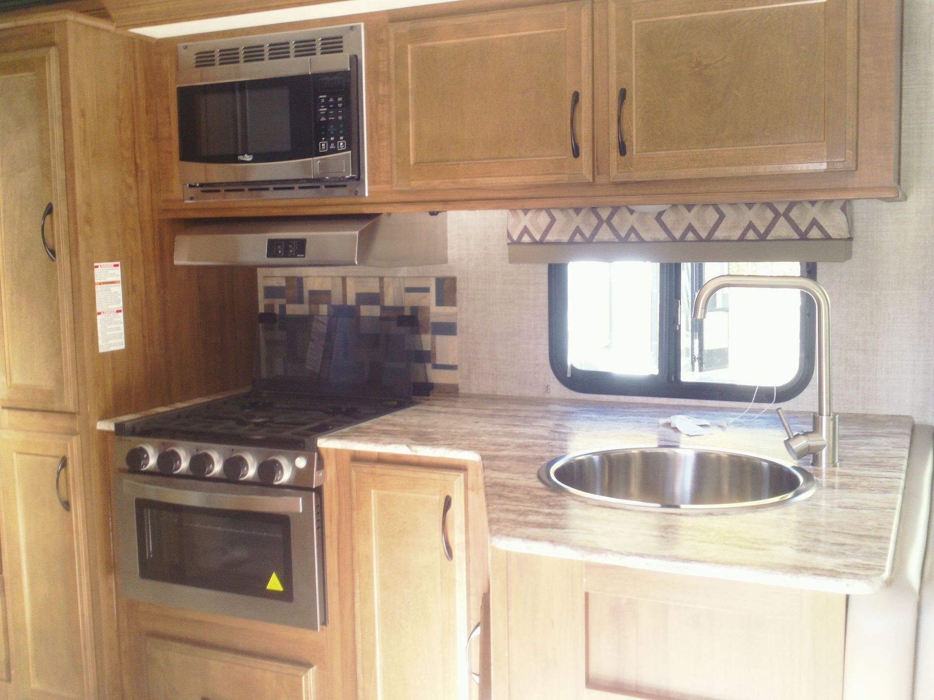 Photo 4 - 2020 Gulf Stream Class C Motorhome rental photo 6