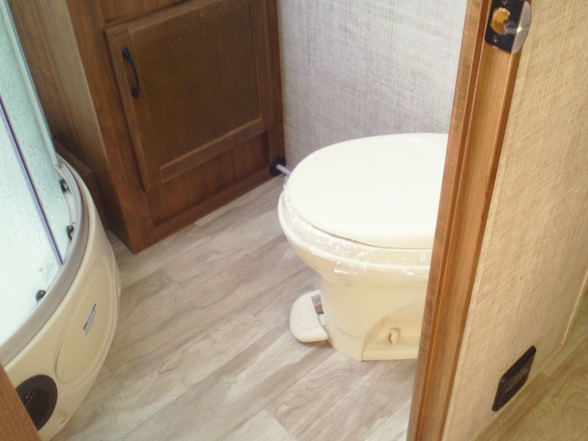 Photo 16 - 2020 Gulf Stream Class C Motorhome rental photo 18