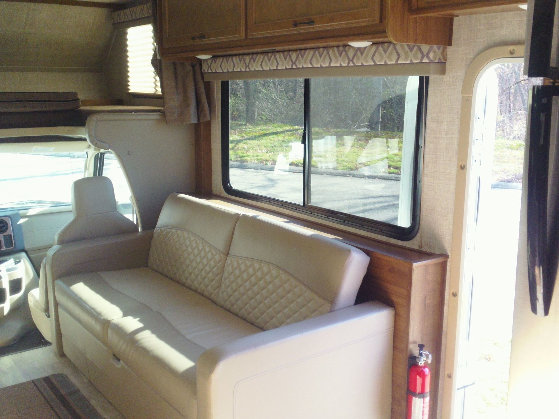 Photo 19 - 2020 Gulf Stream Class C Motorhome rental photo 21