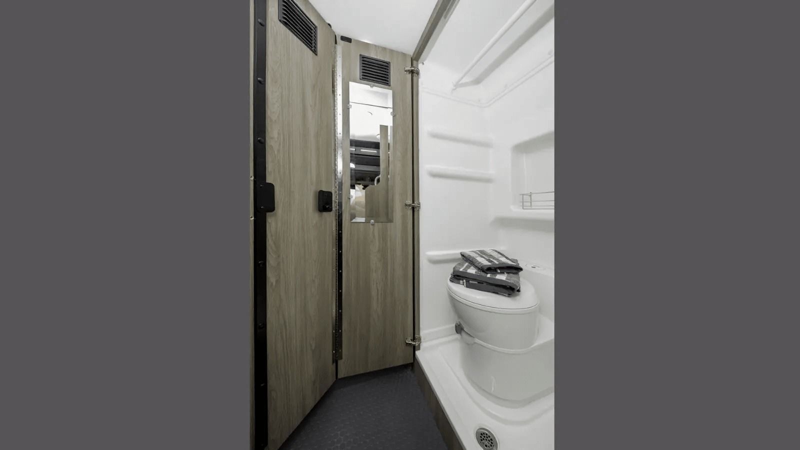Photo 12 - 2020 Winnebago Class B Motorhome rental photo 14