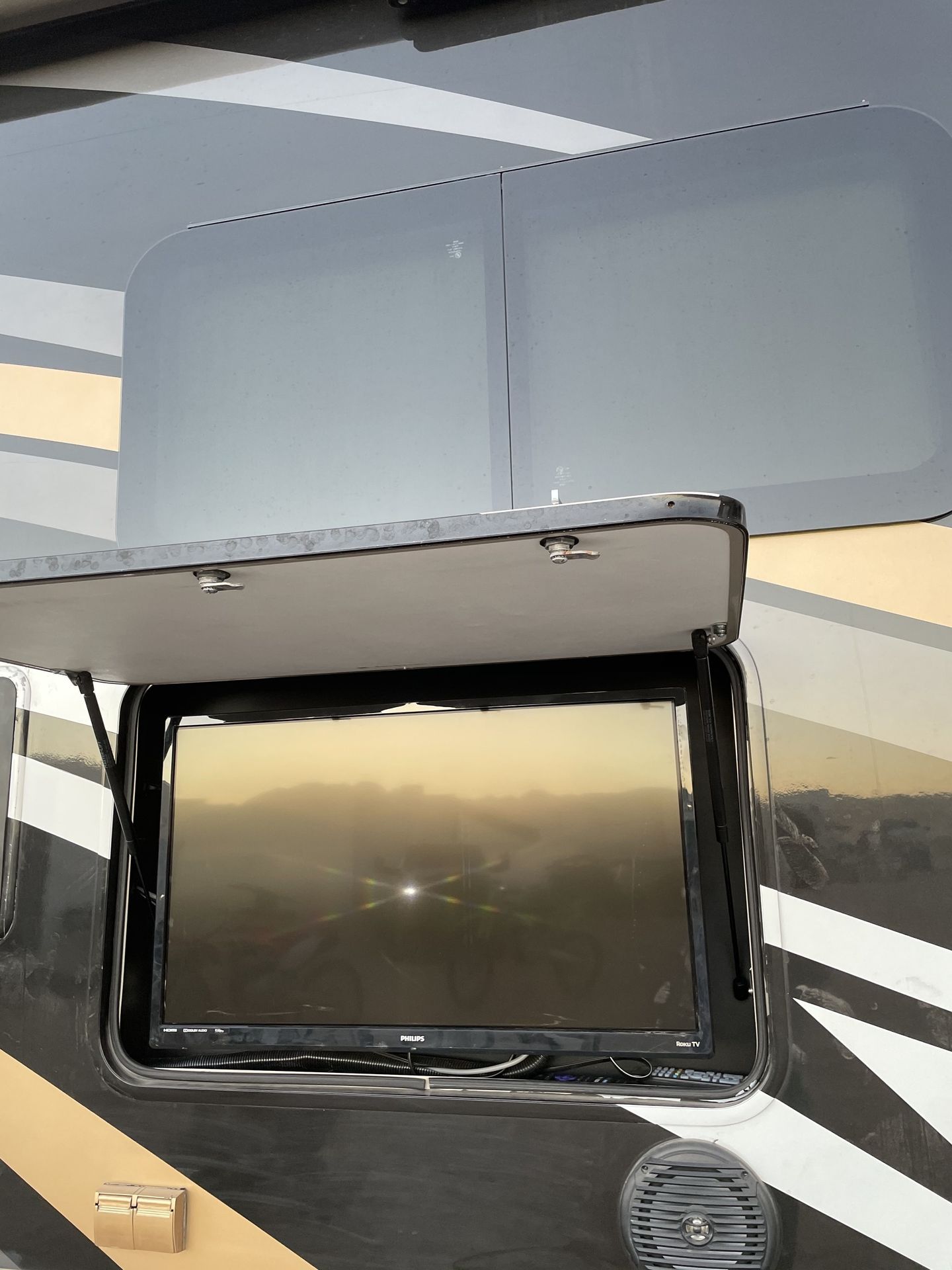 Photo 5 - 2018 Thor Class C Motorhome rental photo 7