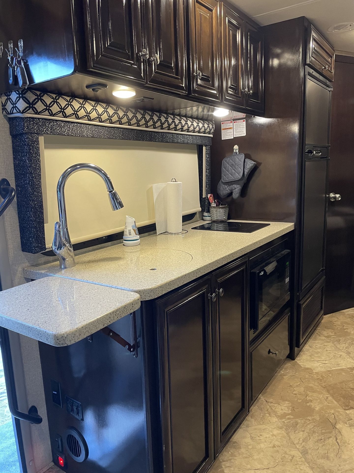 Photo 12 - 2018 Thor Class C Motorhome rental photo 14
