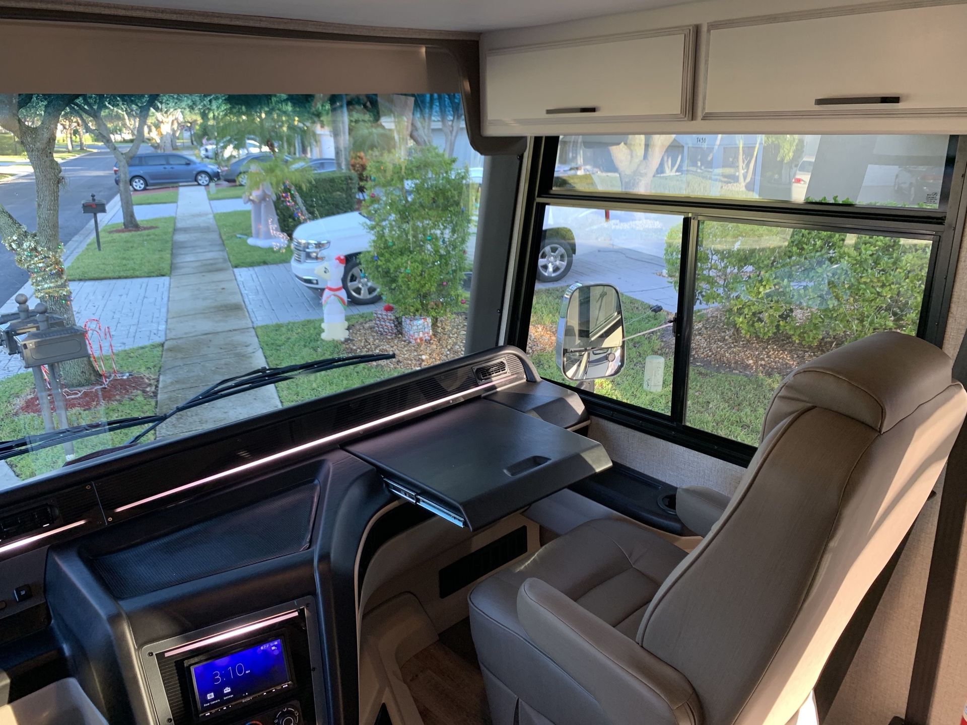 Photo 5 - 2021 Entegra Coach Class A Motorhome rental photo 7