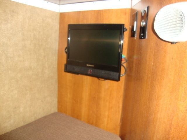 Photo 14 - 2014 Leprechaun Class C Motorhome rental photo 16