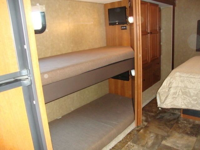 Photo 15 - 2014 Leprechaun Class C Motorhome rental photo 17