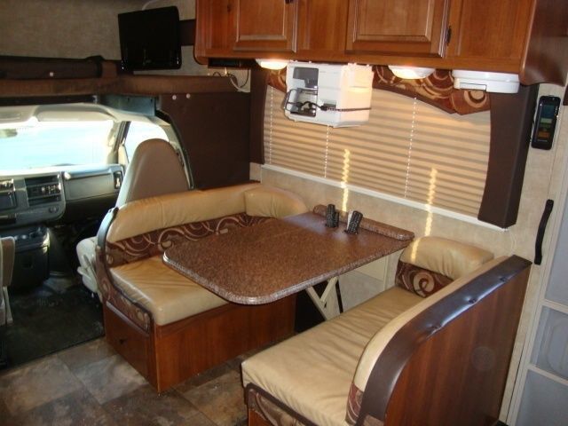 Photo 19 - 2014 Leprechaun Class C Motorhome rental photo 21