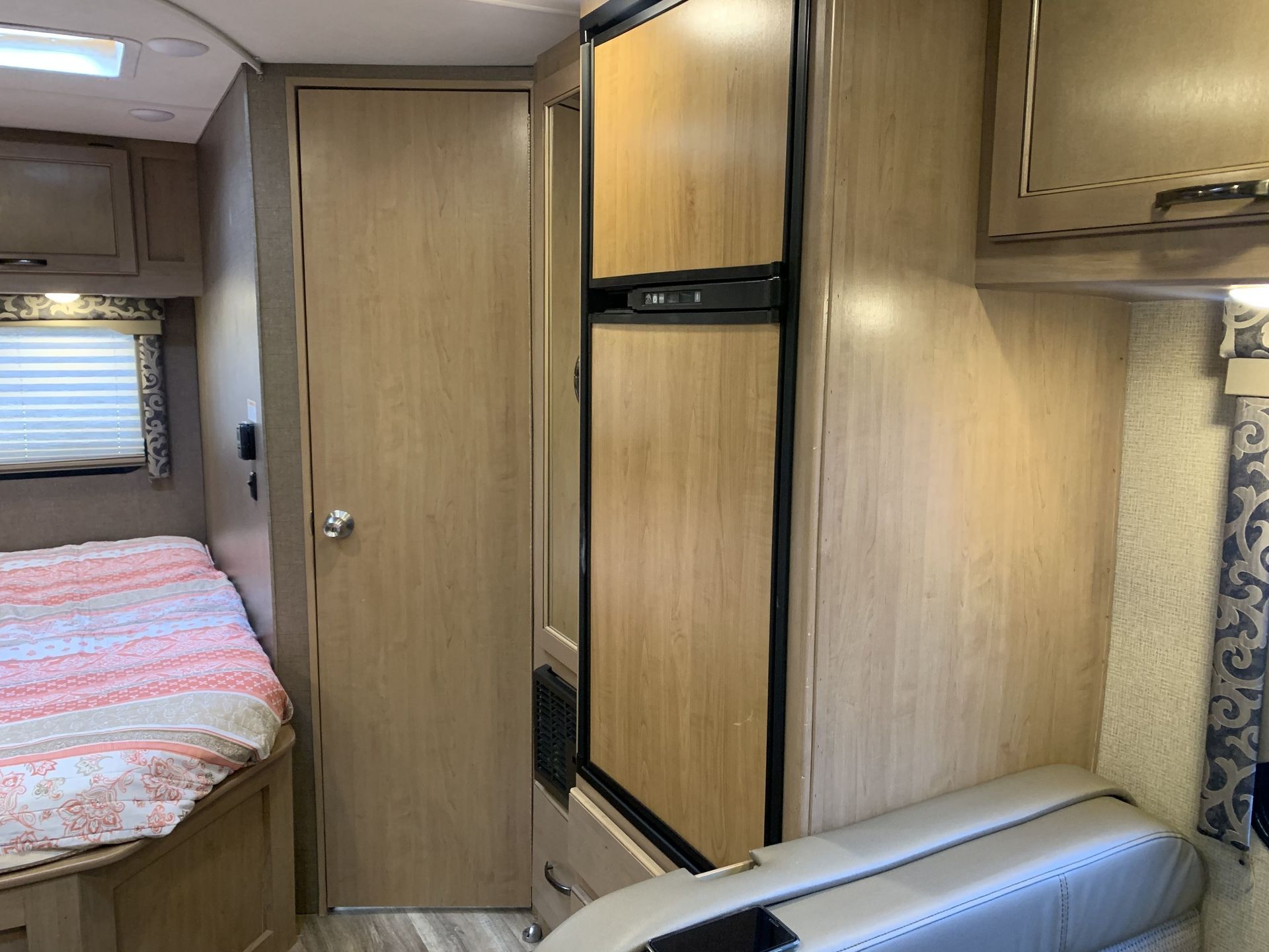 Photo 9 - 2019 Thor Class C Motorhome rental photo 11