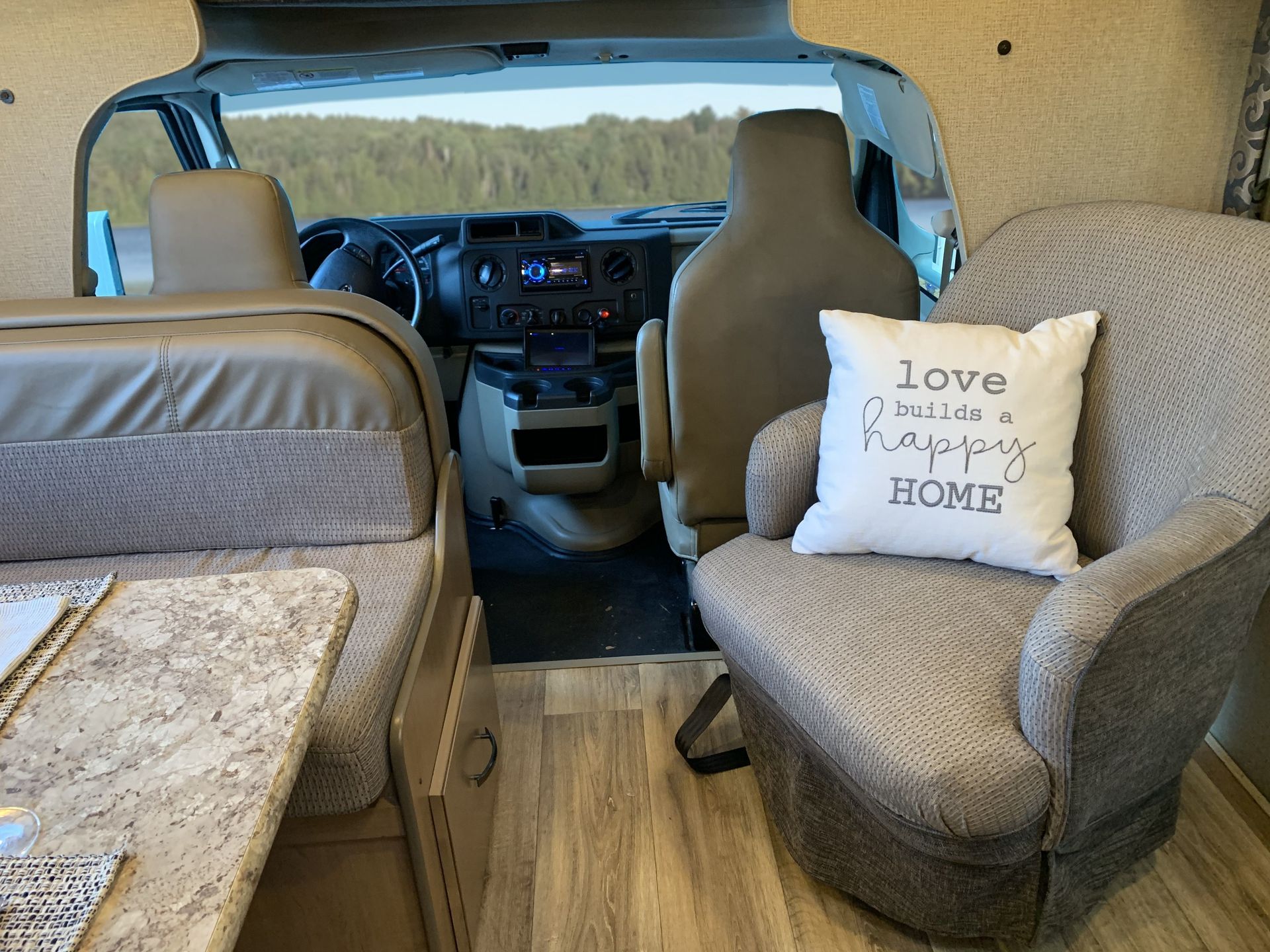 Photo 12 - 2019 Thor Class C Motorhome rental photo 14