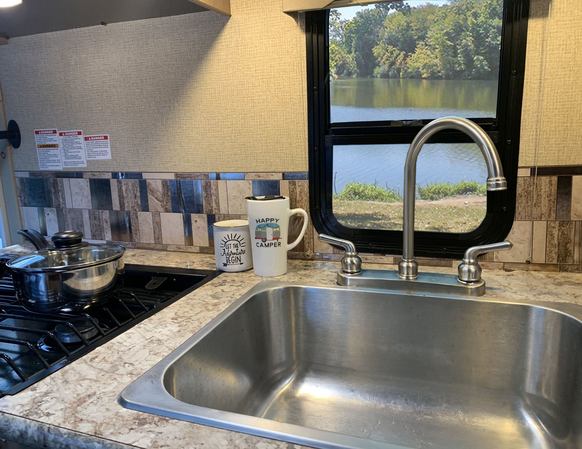 Photo 14 - 2019 Thor Class C Motorhome rental photo 16