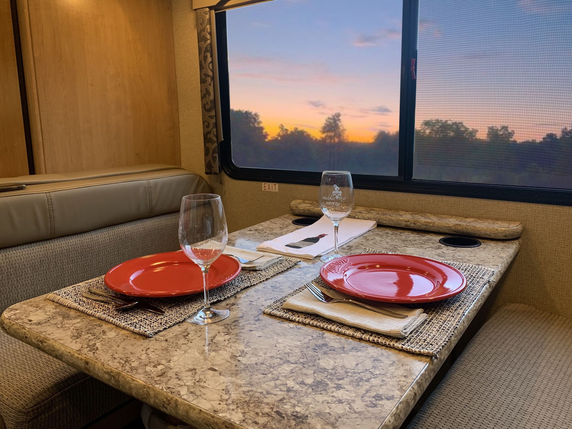 Photo 17 - 2019 Thor Class C Motorhome rental photo 19