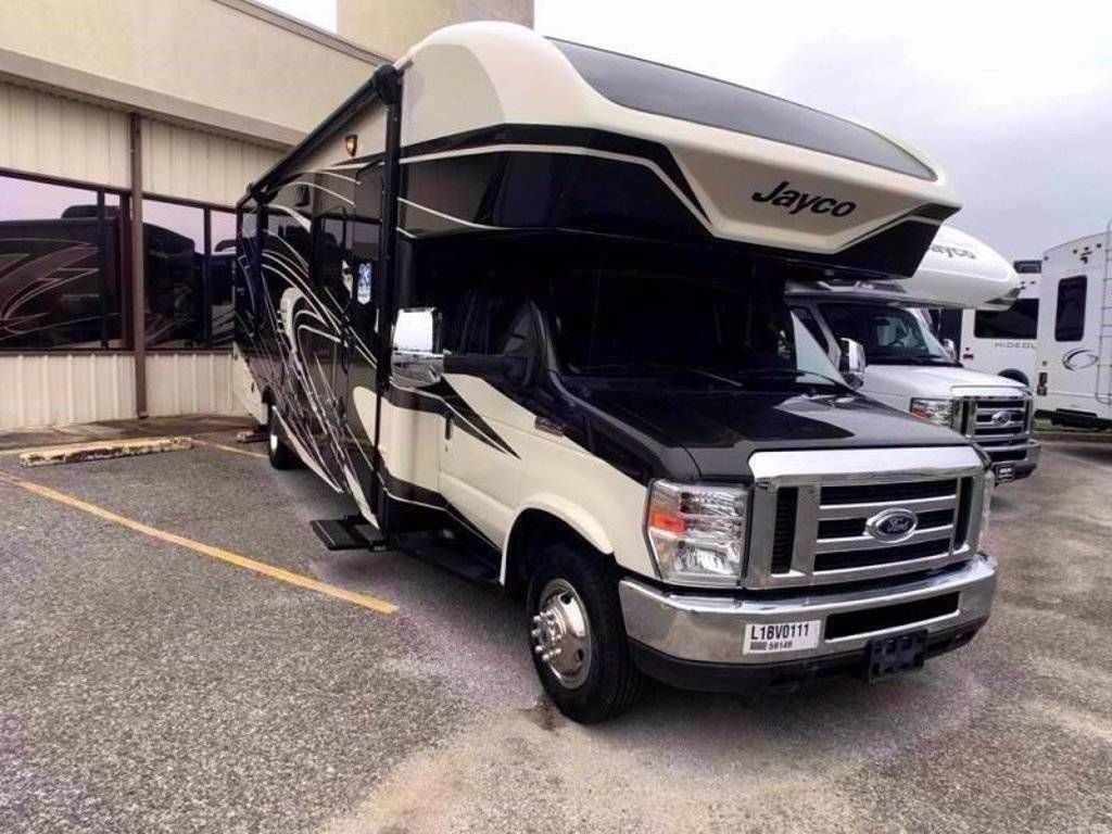 Photo 15 - 2020 Jayco Class C Motorhome rental photo 17