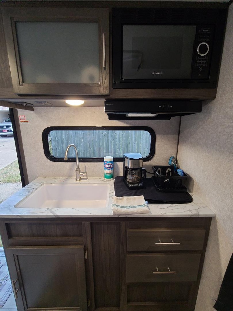 Photo 3 - 2021 Dutchmen Travel Trailer rental photo 5