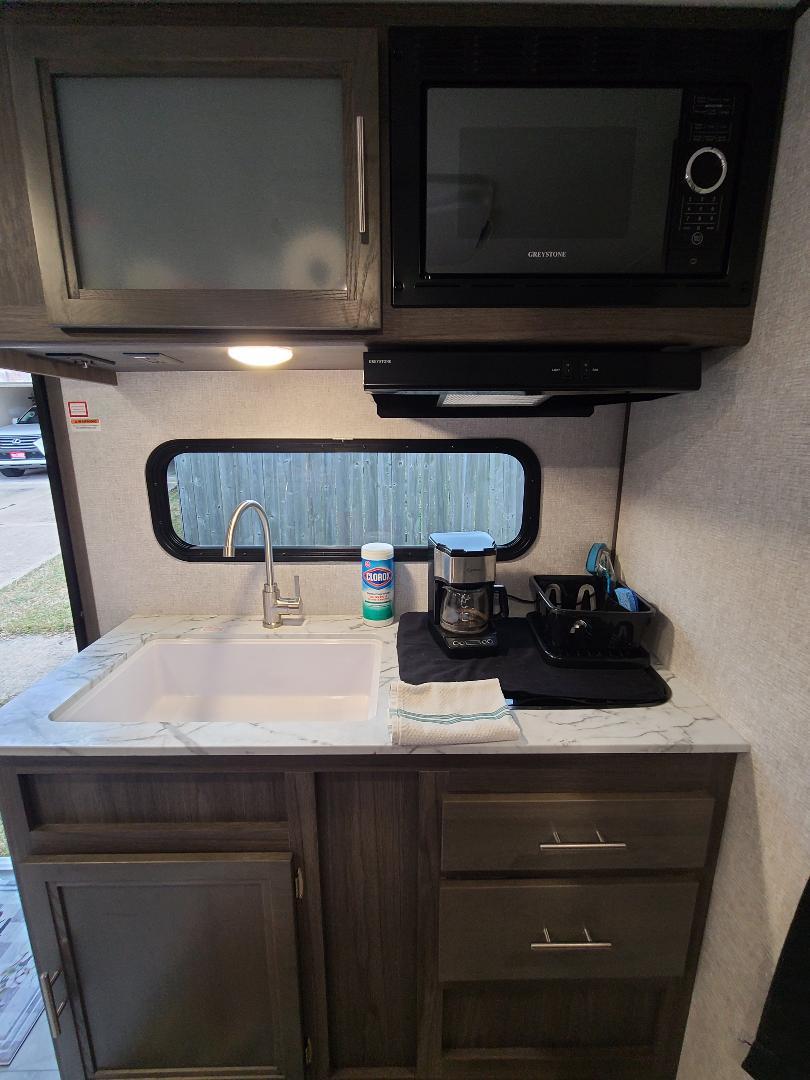 Photo 3 - 2021 Dutchmen Travel Trailer rental photo 5