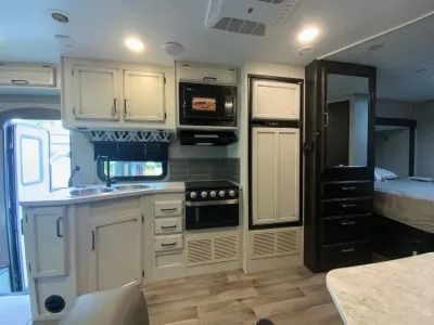 Photo 4 - 2021 Jayco Class C Motorhome rental photo 6