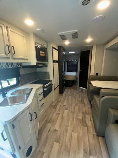 Photo 14 - 2021 Jayco Class C Motorhome rental photo 16