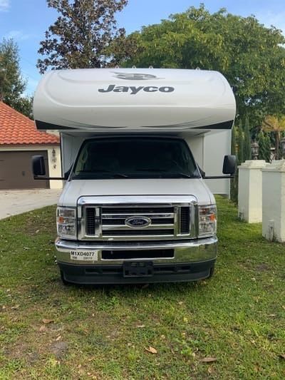 Photo 17 - 2021 Jayco Class C Motorhome rental photo 19