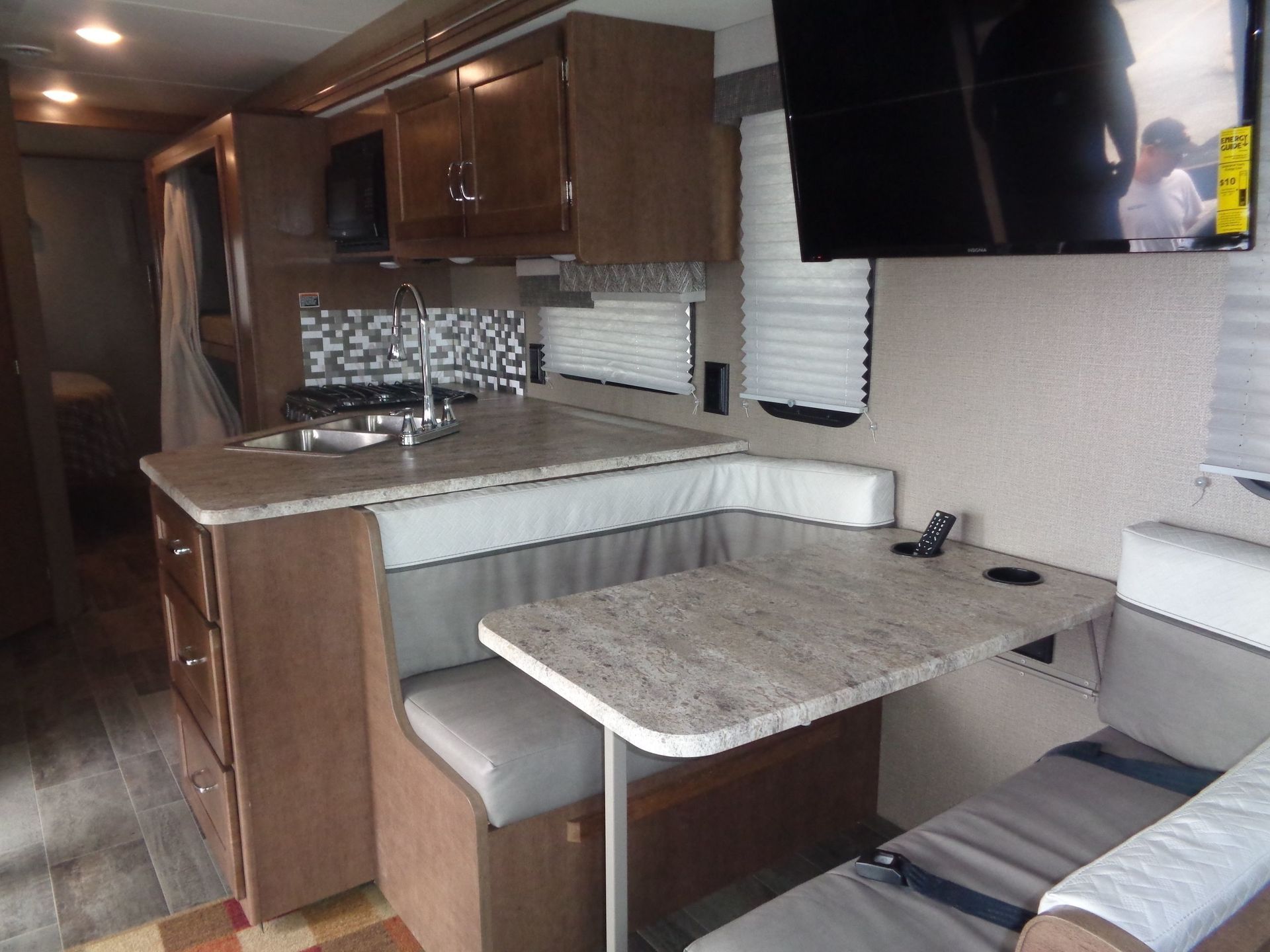 Photo 6 - 2018 Winnebago Class A Motorhome rental photo 8